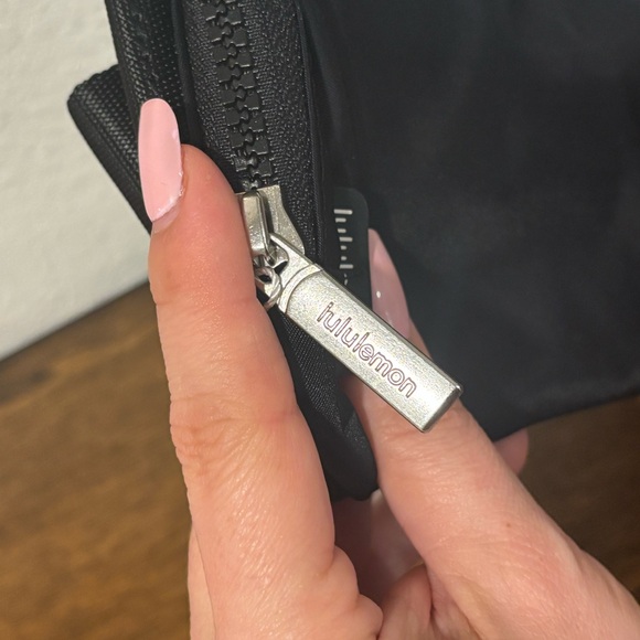 lululemon athletica Black Toiletry Bag - Picture 6 of 9